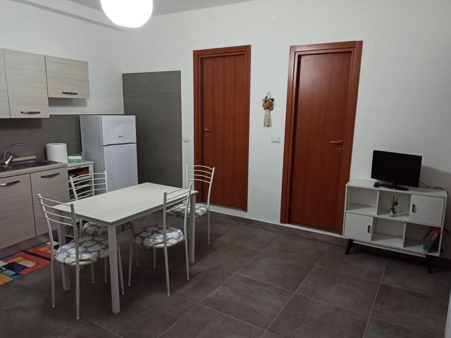 Intero Alloggio - Centro Storico - La Tana Di Aldo- 150 M Da Pepe In Grani Caiazzo ภายนอก รูปภาพ